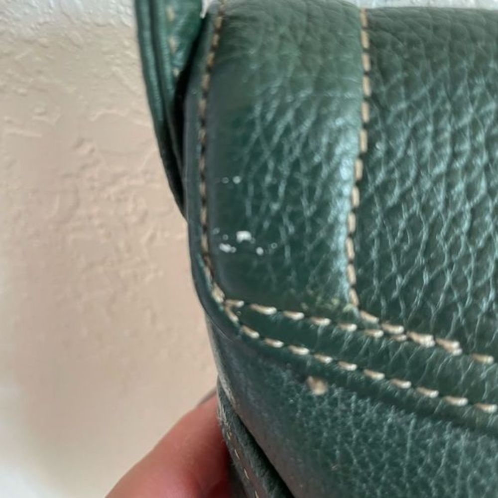 Hunter green Tignanello pebbled leather crossbody purse‎ made in Italy. - Picture 5 of 9